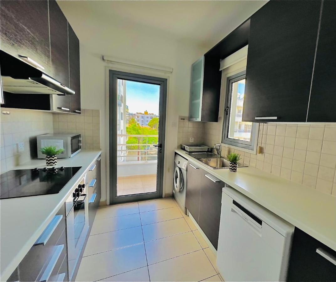 Lara 303 Appartement Larnaca Buitenkant foto